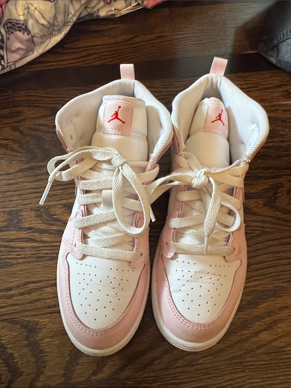 Girls Air Jordan pink and whiteHigh-Top Sneakers size 3 like new never worn